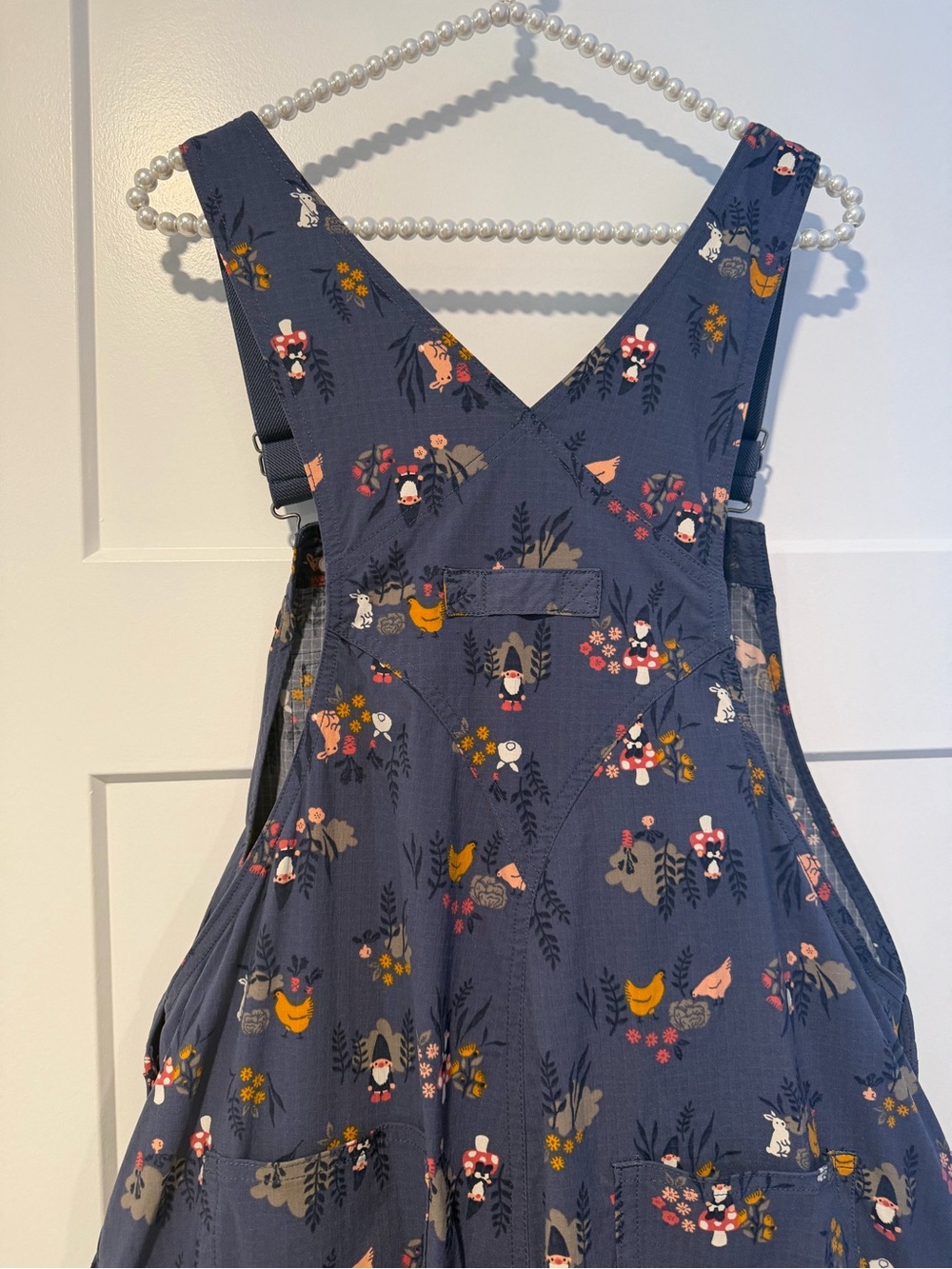 Duluth Trading Co Navy Floral & Yellow Chicken Print Overalls short 🩳 - Picture 8 of 8